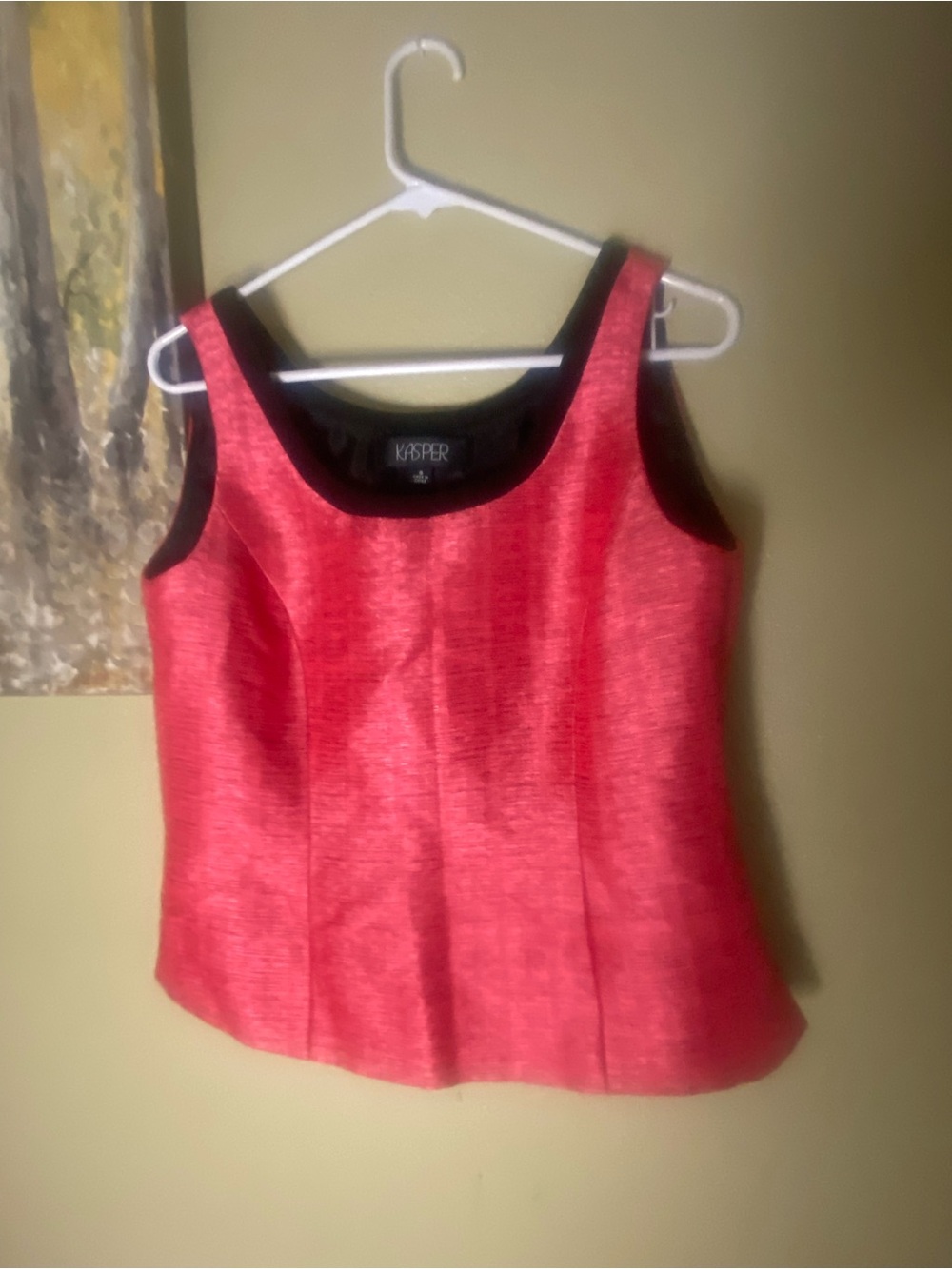 Kasper coral red Shell Top with Black lining